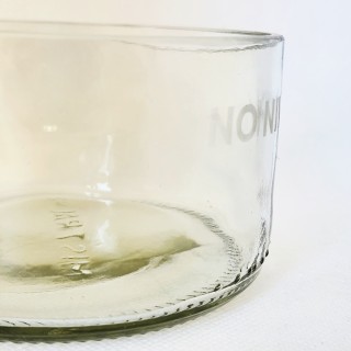 Pocillo hecho de botella de vidrio reciclada